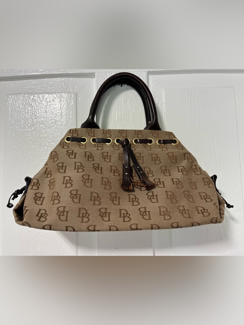 Vintage Y2K Dooney & Bourke Signature Monogram handbag in classic tan Brown